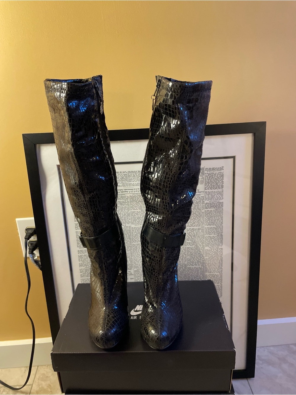 Gorgeous vintage Baby Phat stiletto boots in sleek black croc-embossed- Size 7 - Picture 2 of 5